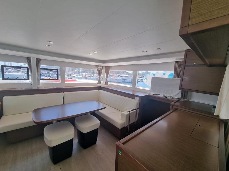 Book yachts online - catamaran - Lagoon 450F - SoulMate - rent