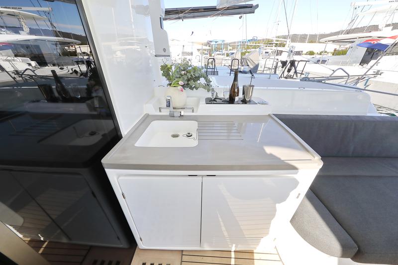 Book yachts online - catamaran - Lagoon 51 - owner version - SERENDIPITY - rent