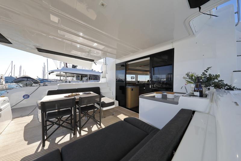 Book yachts online - catamaran - Lagoon 51 - owner version - SERENDIPITY - rent