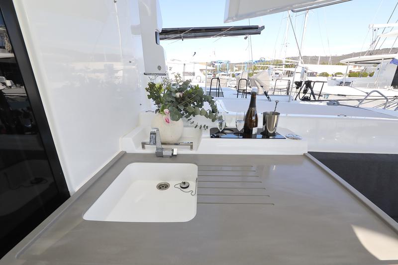 Book yachts online - catamaran - Lagoon 51 - owner version - SERENDIPITY - rent