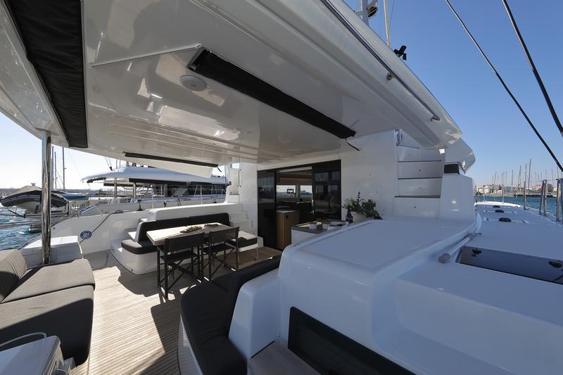 Book yachts online - catamaran - Lagoon 51 - owner version - SERENDIPITY - rent