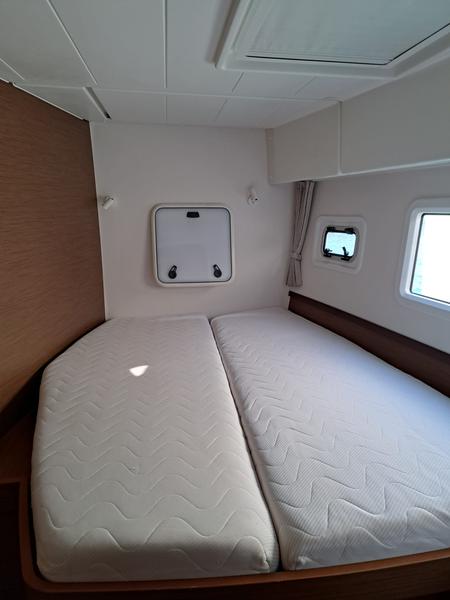 Book yachts online - catamaran - Lagoon 42 - LILA - NEW IN FLEET  - rent