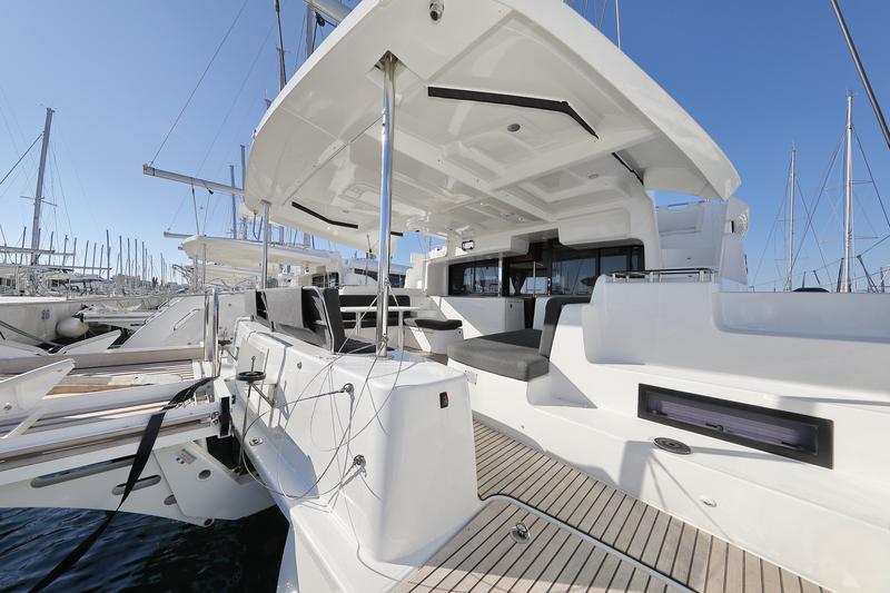 Book yachts online - catamaran - Lagoon 46 - WHY NOT - rent