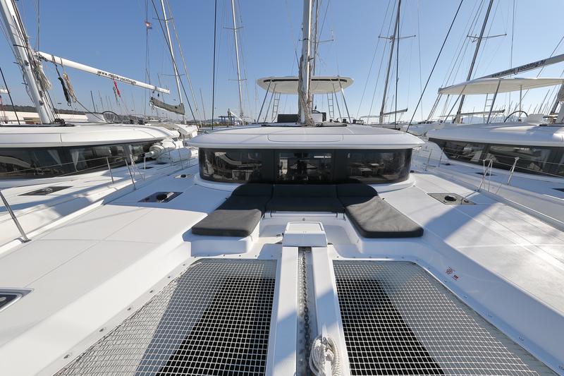 Book yachts online - catamaran - Lagoon 46 - WHY NOT - rent