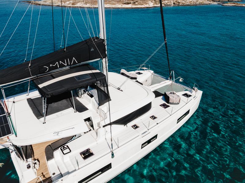 Book yachts online - catamaran - Lagoon 46 - Omnia - rent