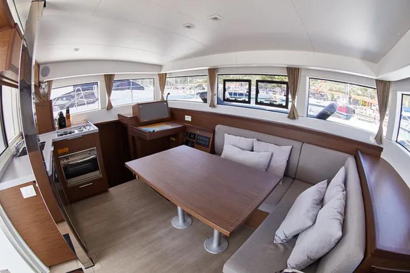 Book yachts online - catamaran - Lagoon 40 - Destiny - rent