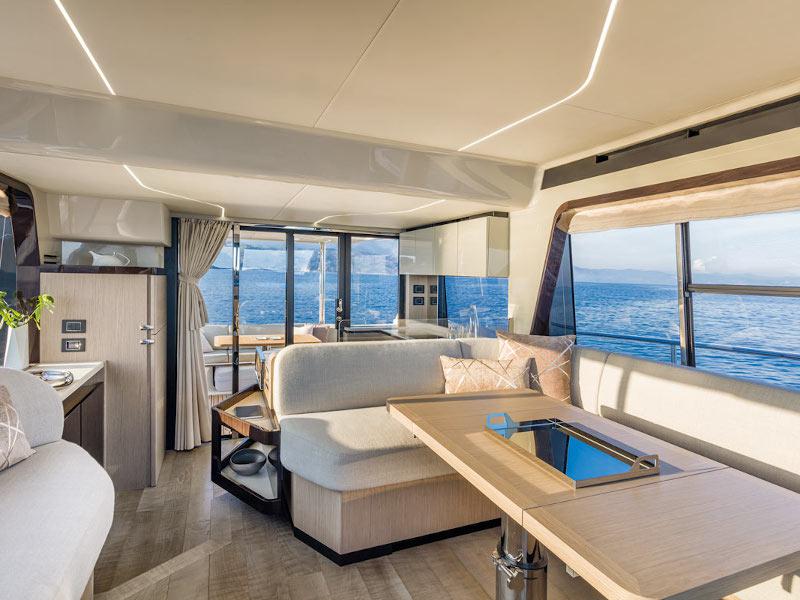 Book yachts online - motorboat - Absolute 47 Fly - Riaz Tahia - rent