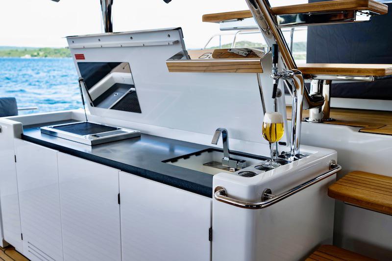 Book yachts online - powercatamaran - Lagoon 630 Power - ÄGIR - rent