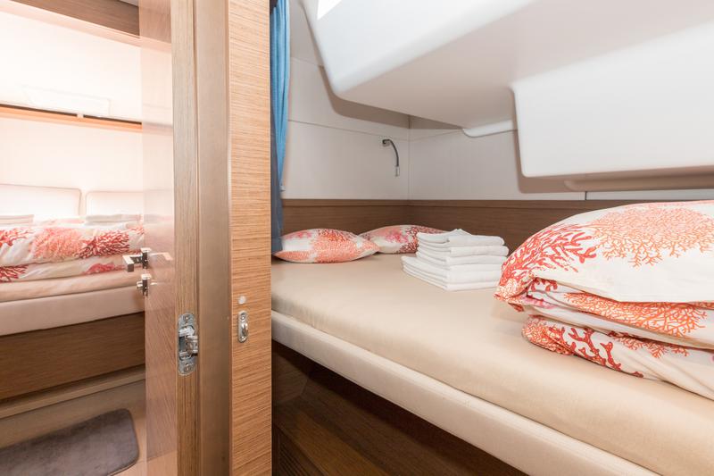 Book yachts online - catamaran - Lagoon 50 LUX elegance - TWIN JOY - rent