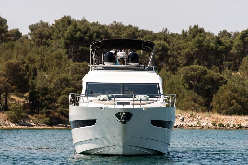 Book yachts online - motorboat - Galeon 640 Fly - Le Chiffre - rent