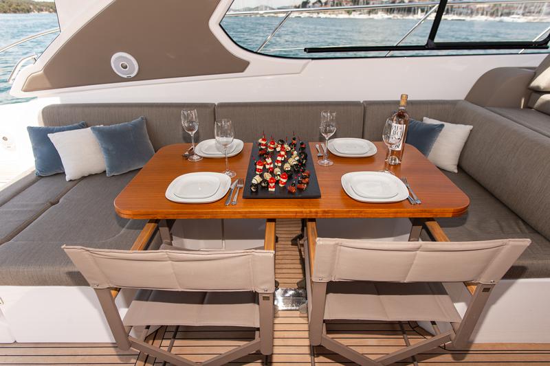 Book yachts online - motorboat - Azimut Atlantis 50 HT - Fellow III - rent