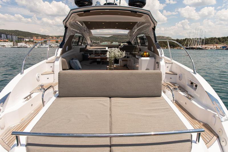 Book yachts online - motorboat - Azimut Atlantis 50 HT - Fellow III - rent