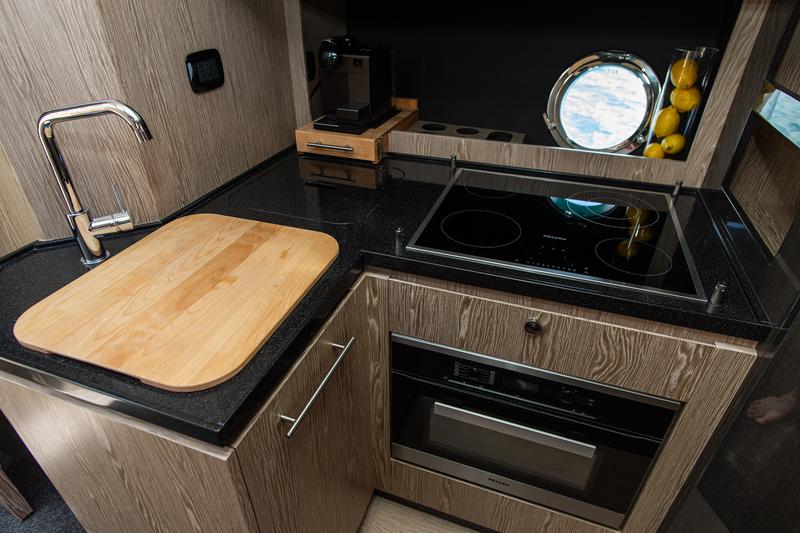 Book yachts online - motorboat - Azimut Atlantis 50 HT - Fellow III - rent