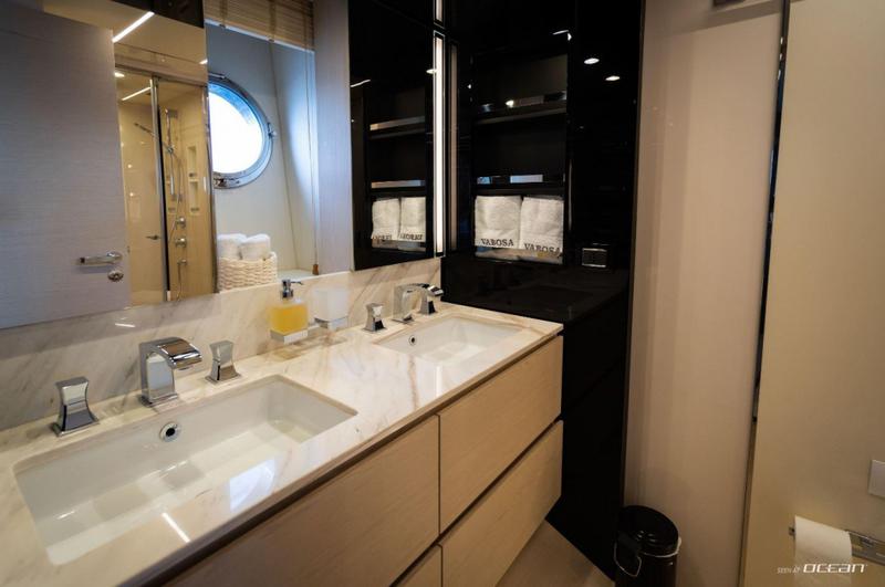 Book yachts online - motorboat - Azimut 72 Fly - Mineira - rent