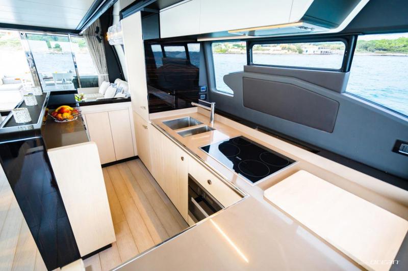 Book yachts online - motorboat - Azimut 72 Fly - Mineira - rent