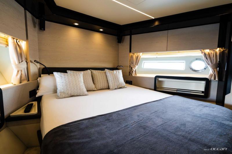 Book yachts online - motorboat - Azimut 72 Fly - Mineira - rent