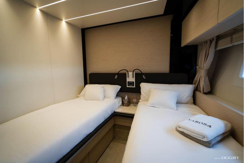 Book yachts online - motorboat - Azimut 72 Fly - Mineira - rent