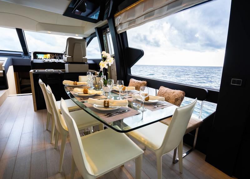 Book yachts online - motorboat - Azimut 72 Fly - Mineira - rent