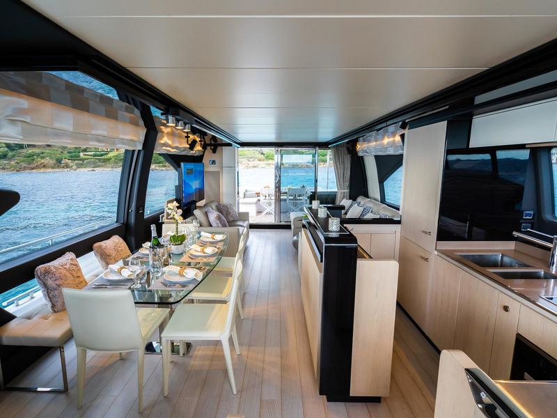 Book yachts online - motorboat - Azimut 72 Fly - Mineira - rent
