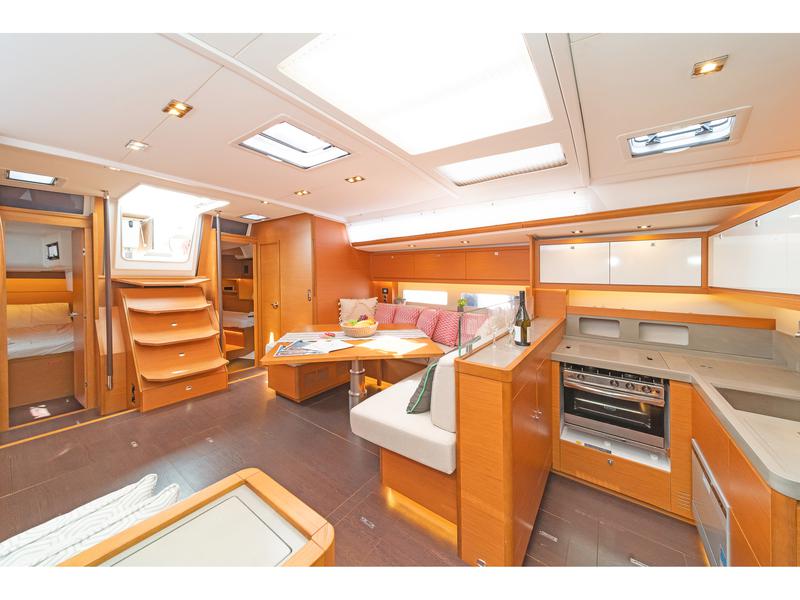 Book yachts online - sailboat - Dufour 530 A/C &amp; GEN - NEW D530 LEF - rent