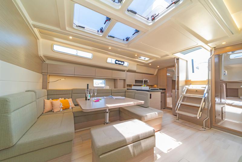 Book yachts online - sailboat - Hanse 458 - ECLIPSE - rent