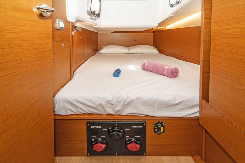 Book yachts online - sailboat - Sun Odyssey 410 - AELLA - rent