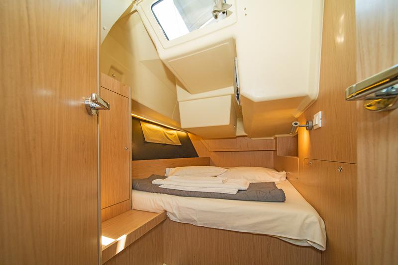 Book yachts online - sailboat - Oceanis 41.1 - ELENA - rent