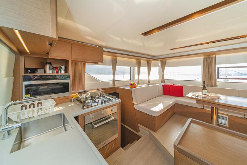 Book yachts online - catamaran - Lagoon 50 A/C &amp; GEN &amp; WM - ANDROMEDA - rent