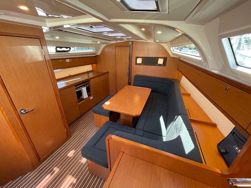 Book yachts online - sailboat - Bavaria 41 - THIRTEEN - rent