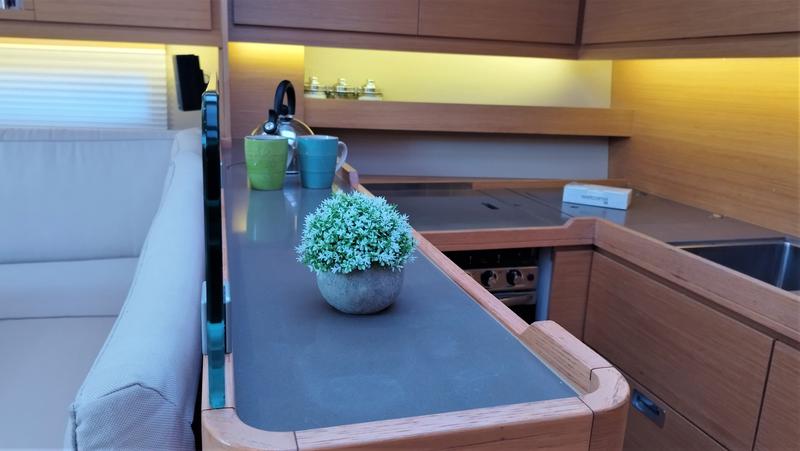 Book yachts online - sailboat - Dufour 56 Exclusive 2018 - Hola - rent