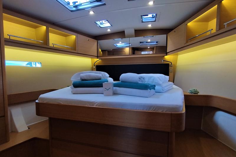 Book yachts online - sailboat - Dufour 56 Exclusive 2018 - Hola - rent