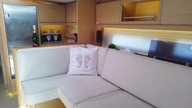 Book yachts online - sailboat - Dufour 56 Exclusive 2019 - Nakupenda - rent