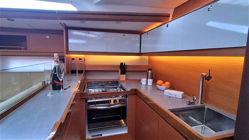 Book yachts online - sailboat - Dufour 56 Exclusive - Morisia - rent