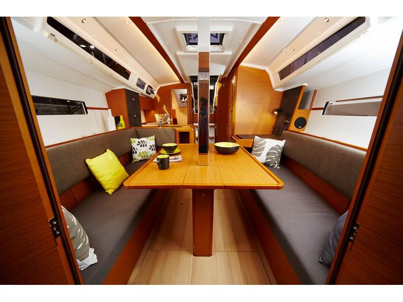 Book yachts online - sailboat - Sun Odyssey 349 - Mia - rent