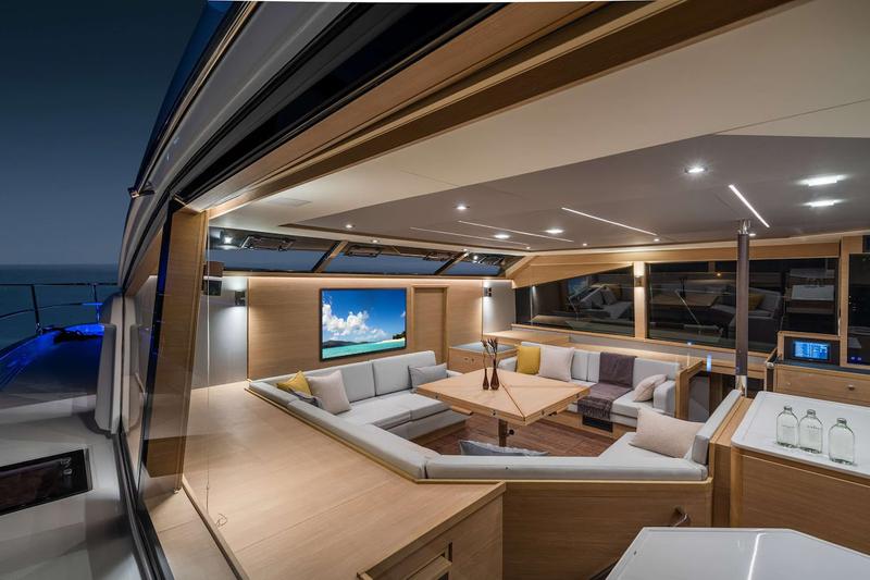Book yachts online - powercatamaran - Aquila 54 - Explorion - rent