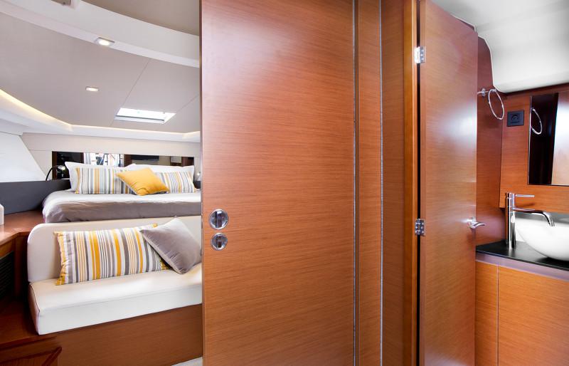 Book yachts online - motorboat - Jeanneau Leader 36 - Jeanneau Leader 36 ('17) - rent