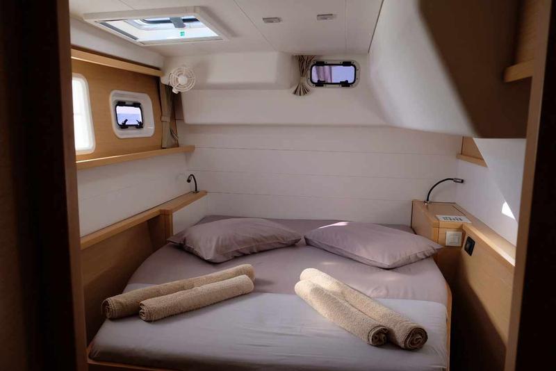 Book yachts online - catamaran - Lagoon 450 F - Irida VI - rent