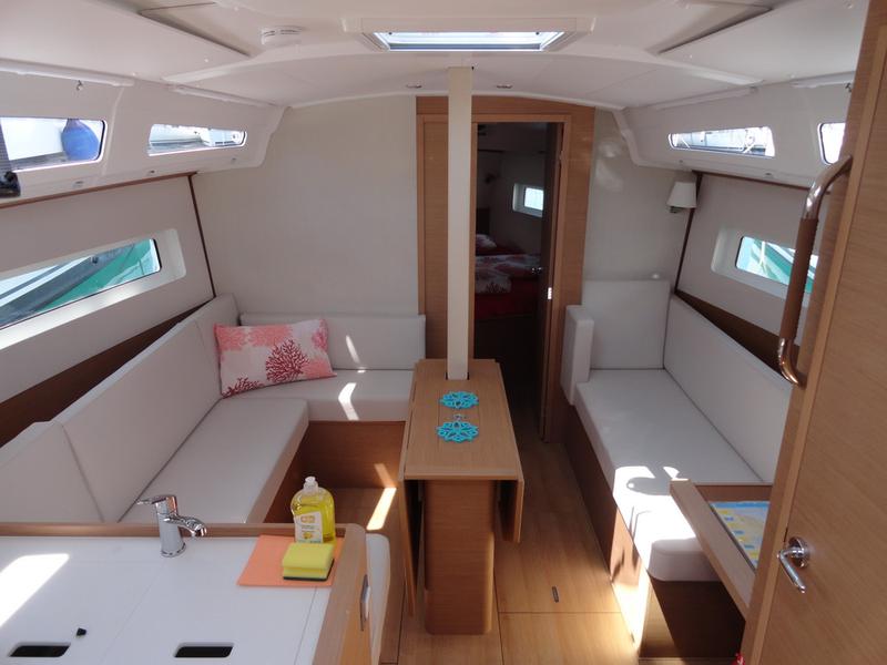 Book yachts online - sailboat - Sun Odyssey 380 - Maravilha - rent