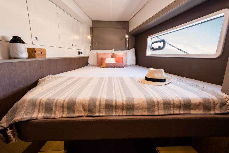 Book yachts online - catamaran - Bali 4.2 - new - rent