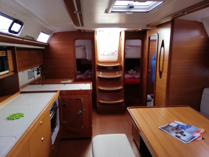 Book yachts online - sailboat - Dufour 450 Owner version - My Life - rent