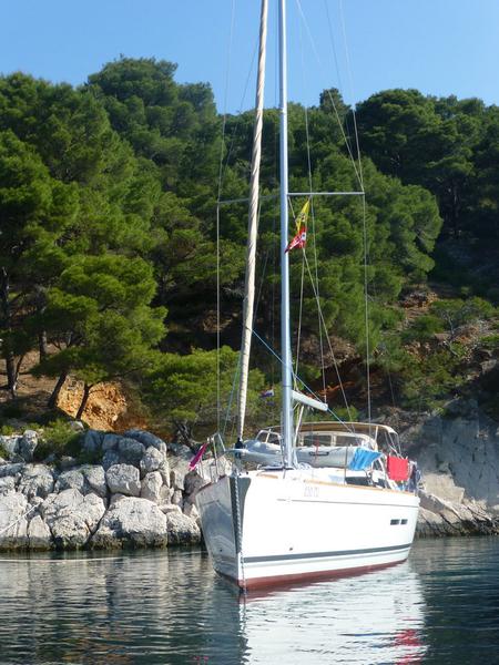 Book yachts online - sailboat - Dufour 375 - Caretta - rent