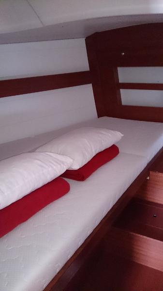 Book yachts online - sailboat - Dufour 375 - Caretta - rent
