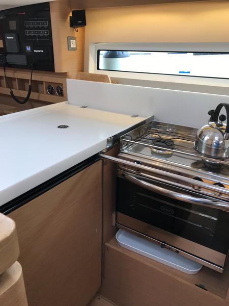 Book yachts online - sailboat - Sun Odyssey 440 / 4 cabins - Thalaia - rent