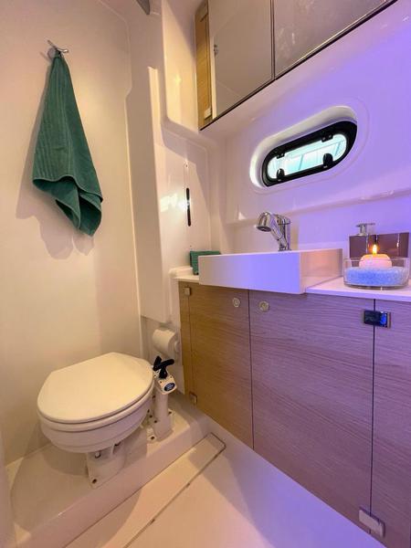 Book yachts online - catamaran - Bali 4.0 - Tesla - rent