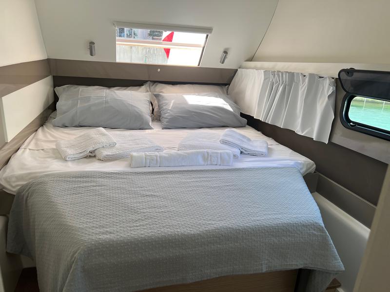 Book yachts online - catamaran - Bali 4.0 - Tesla - rent