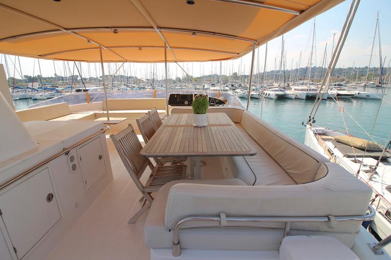 Book yachts online - powercatamaran - Queensland 55 - ACTIUM IV - rent
