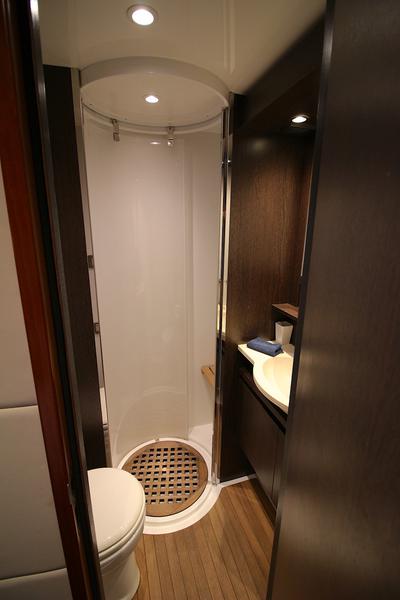 Book yachts online - powercatamaran - Queensland 55 - ACTIUM IV - rent
