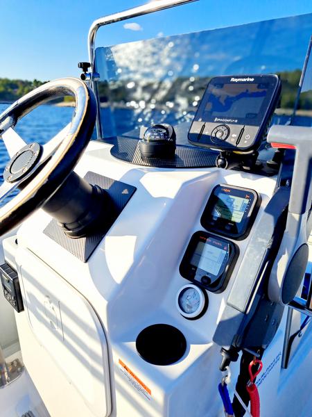 Book yachts online - motorboat - Prestige Ranger 600 - Niky - rent