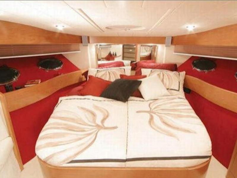 Book yachts online - motorboat - Alena 58 - Sirius - rent
