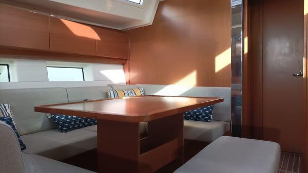 Book yachts online - sailboat - Bavaria C45 - LEGO - rent